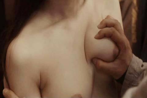 岡村いずみ ヌード画像 乳首モロ出しおっぱい 全裸濡れ場がエロすぎるｗ 動画有 裏ピク